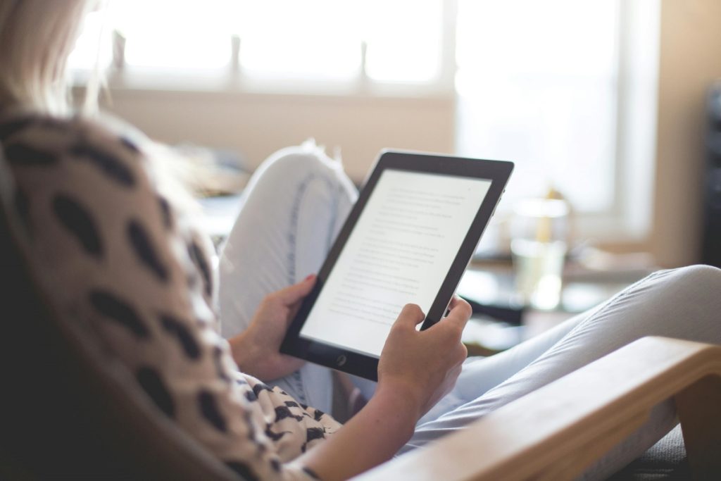 Mor konfiskerer børnenes iPads og ender i fængsel i 7 timer for tyveri